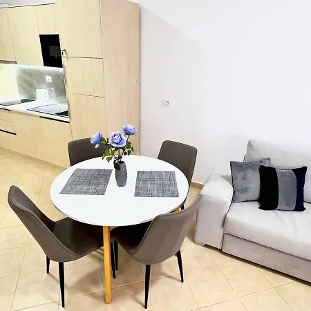 Vila 615 * Durrës